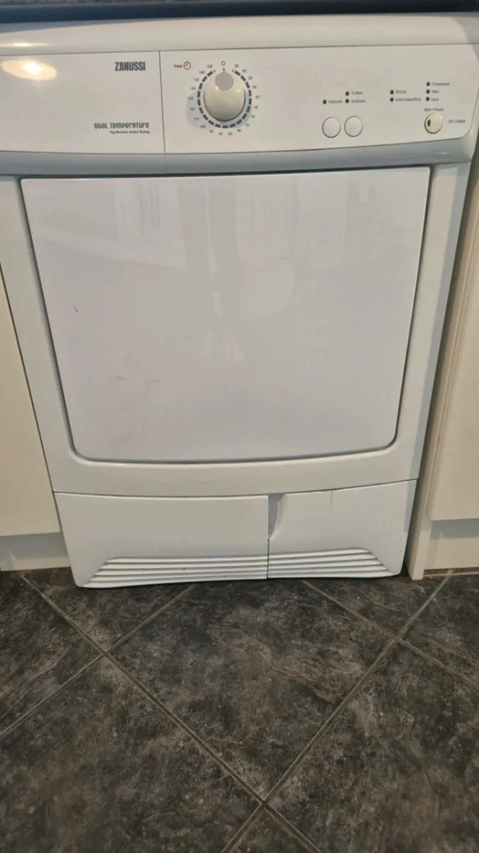 Zanussi dryer 7kg - Image 1