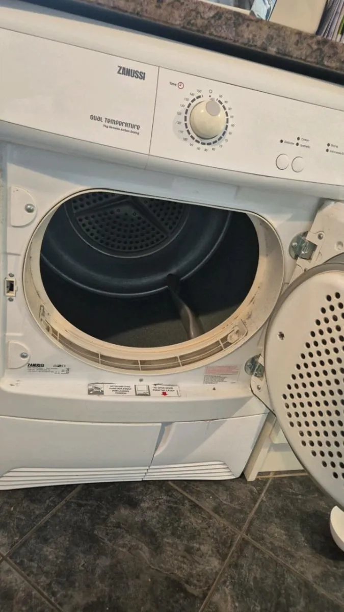Zanussi dryer 7kg - Image 2