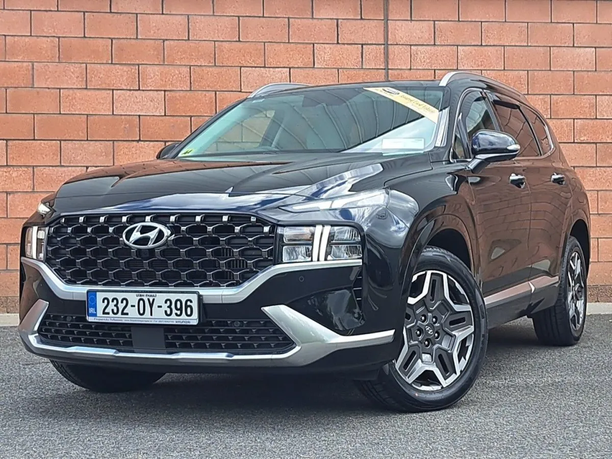 Hyundai Santa Fe 4 Wheel Drive Premium Model Auto - Image 2