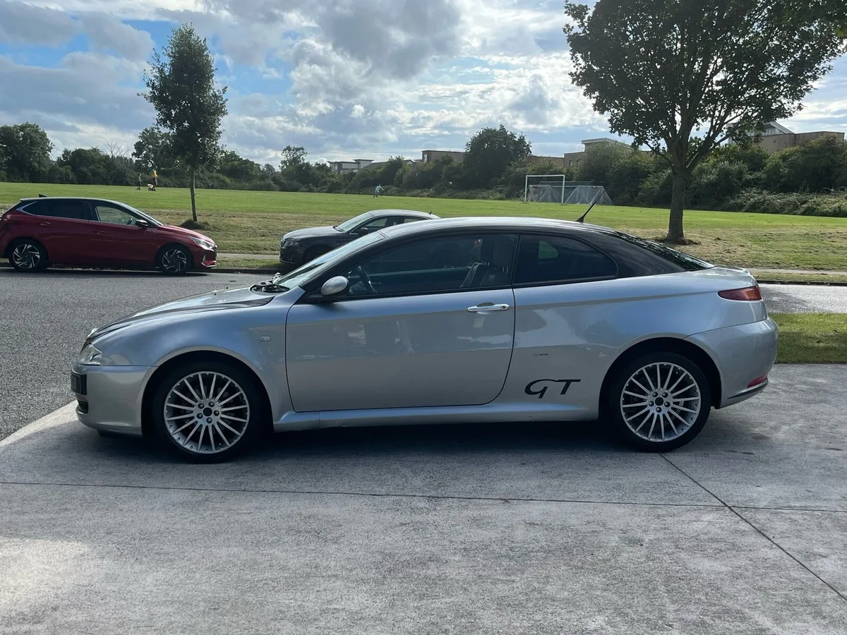 Alfa Romeo gt 1.8 sportivo 3dr - Image 3