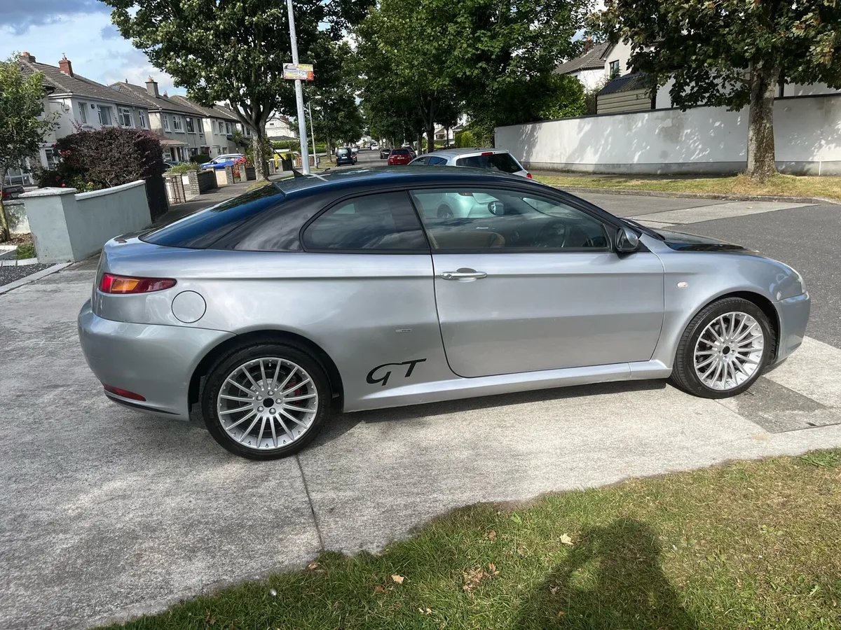 Alfa Romeo gt 1.8 sportivo 3dr - Image 4