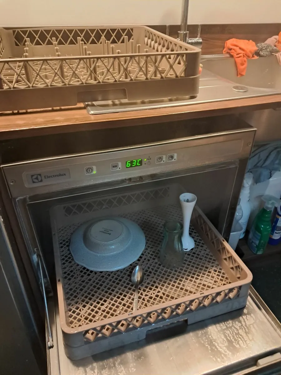 Dishwasher with pump - Image 2
