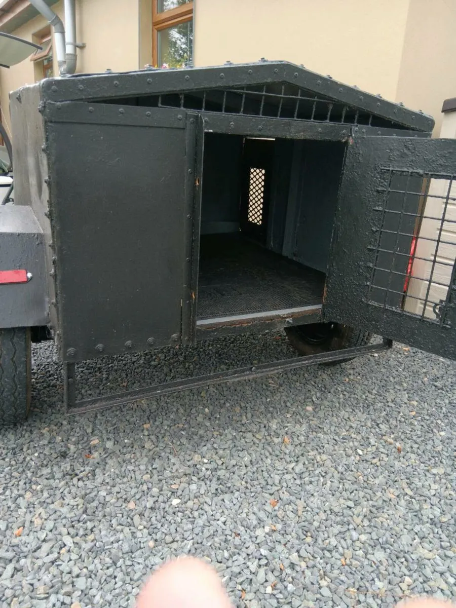 Dog trailer - Image 1