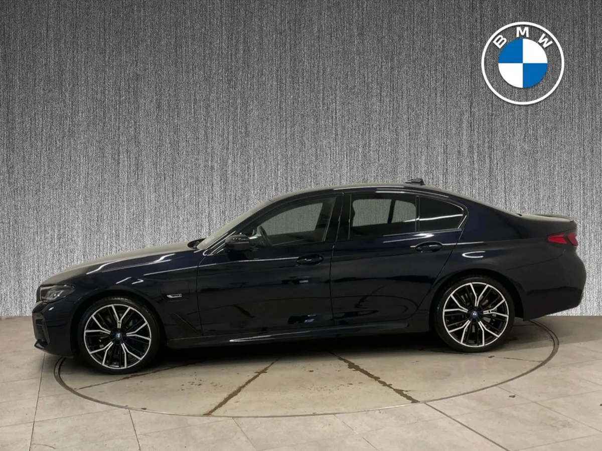 BMW 5 Series 530e M Sport Saloon - Image 4