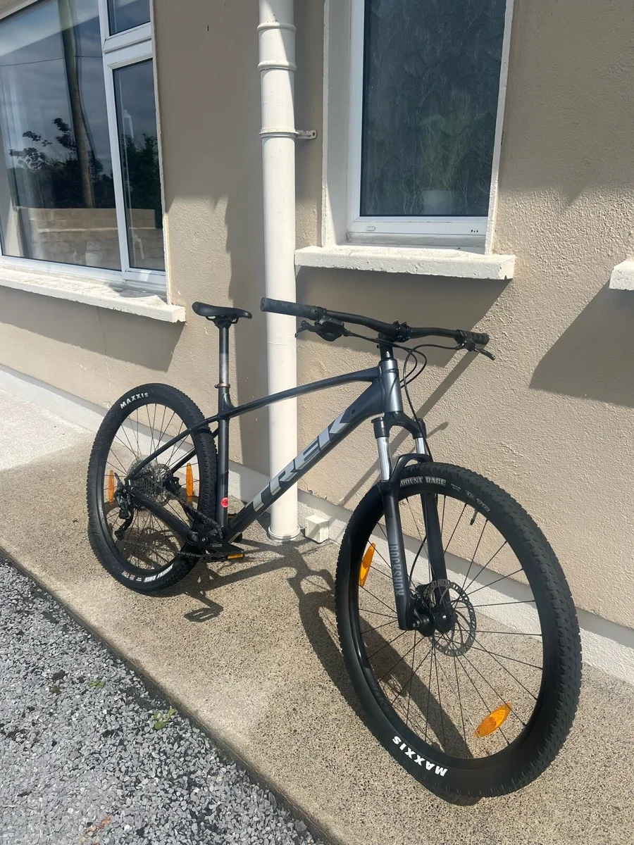 2024 Trek Marlin 6 - Image 2