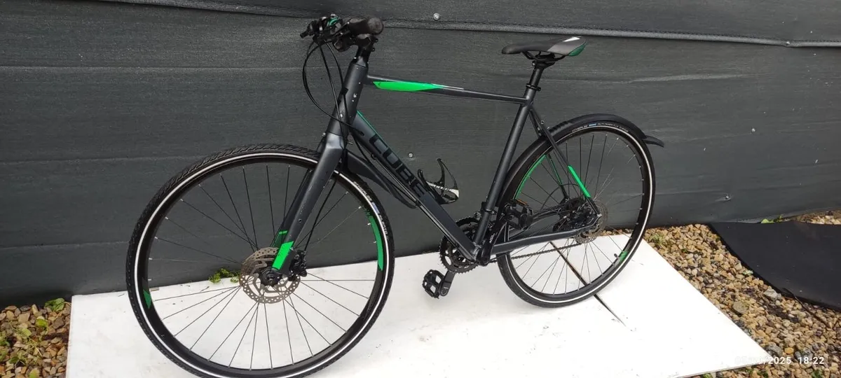 Cube hybrid bike ❗️Open 7 days ❗️ - Image 1
