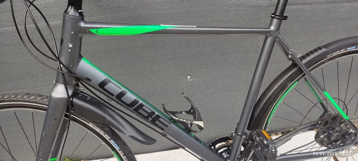 Cube hybrid bike ❗️Open 7 days ❗️ - Image 2