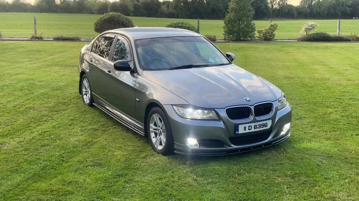 BMW 3-Series 2011 - Image 1