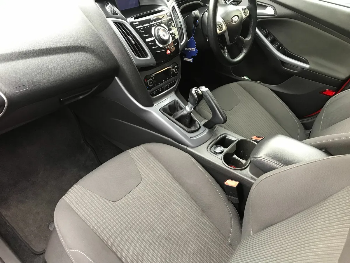 142 Ford Focus 1.6 Diesel Titanium ... - Image 2