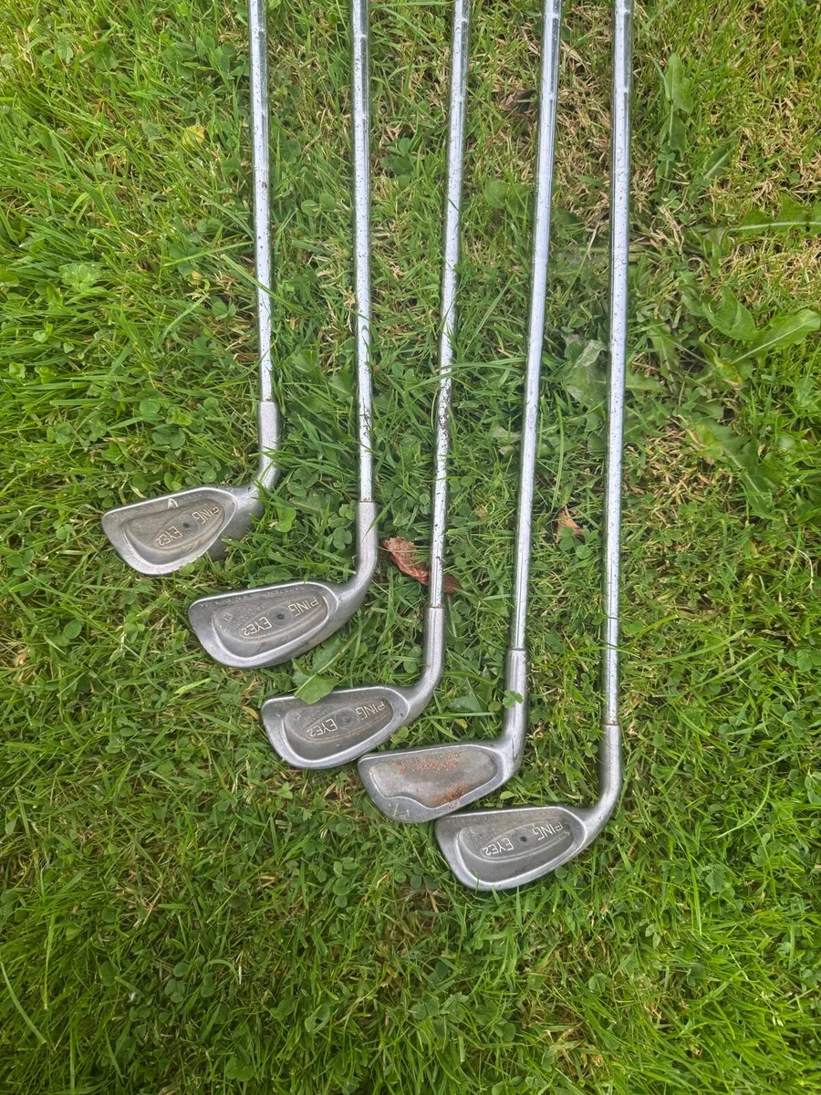 Left handed golf iron - Image 2