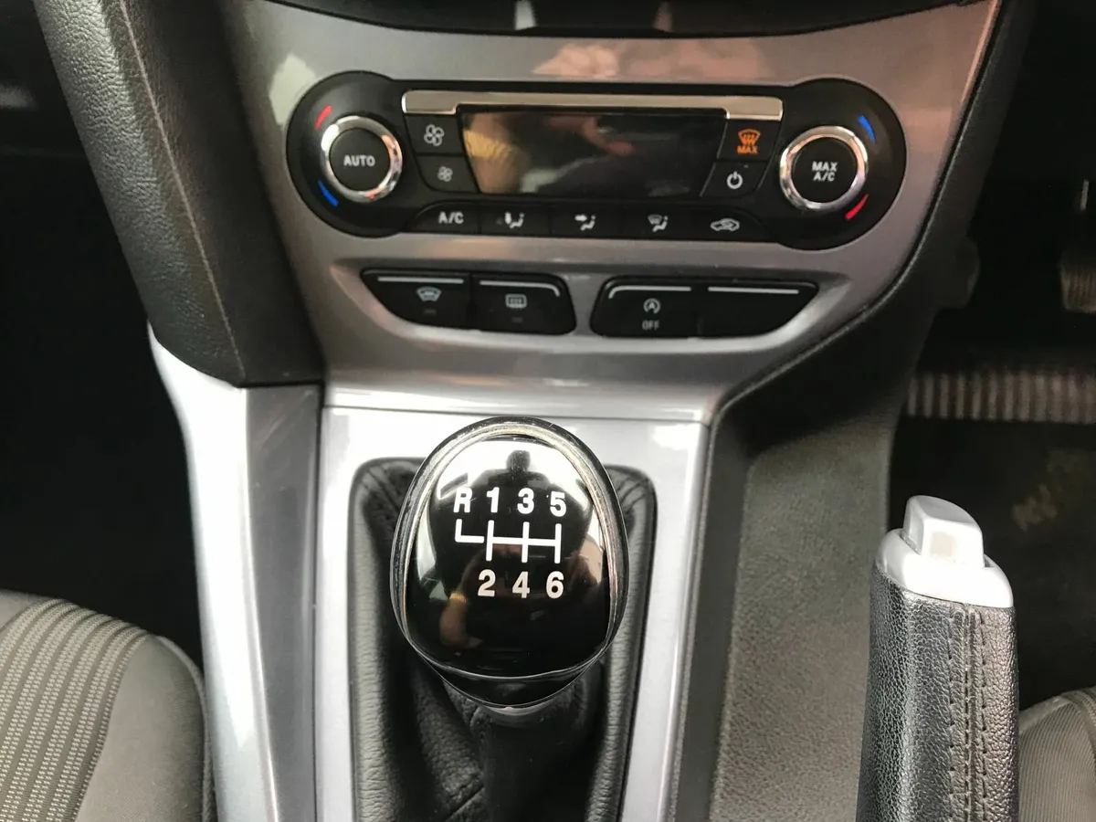 142 Ford Focus 1.6 Diesel Titanium ... - Image 3
