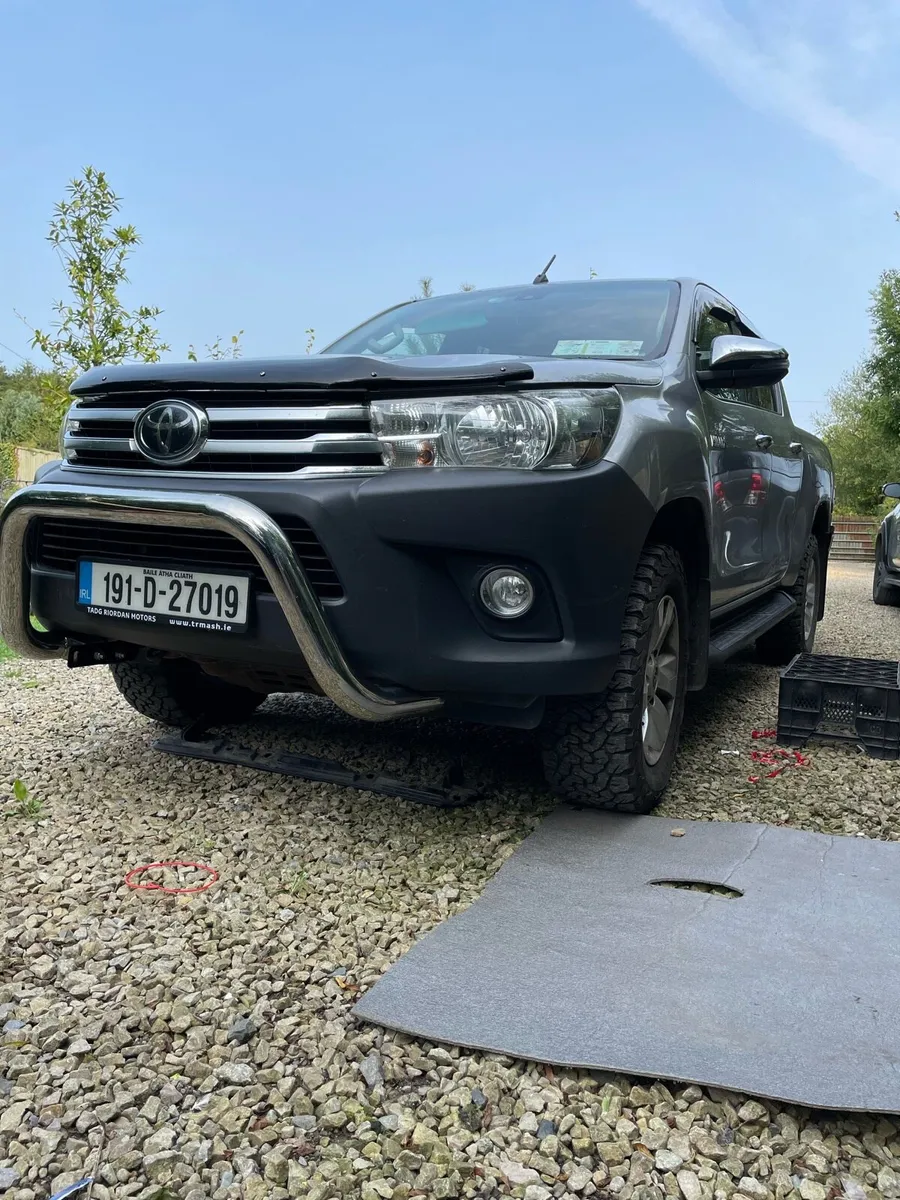Toyota hilux sr5.    2019 NO VAT - Image 2