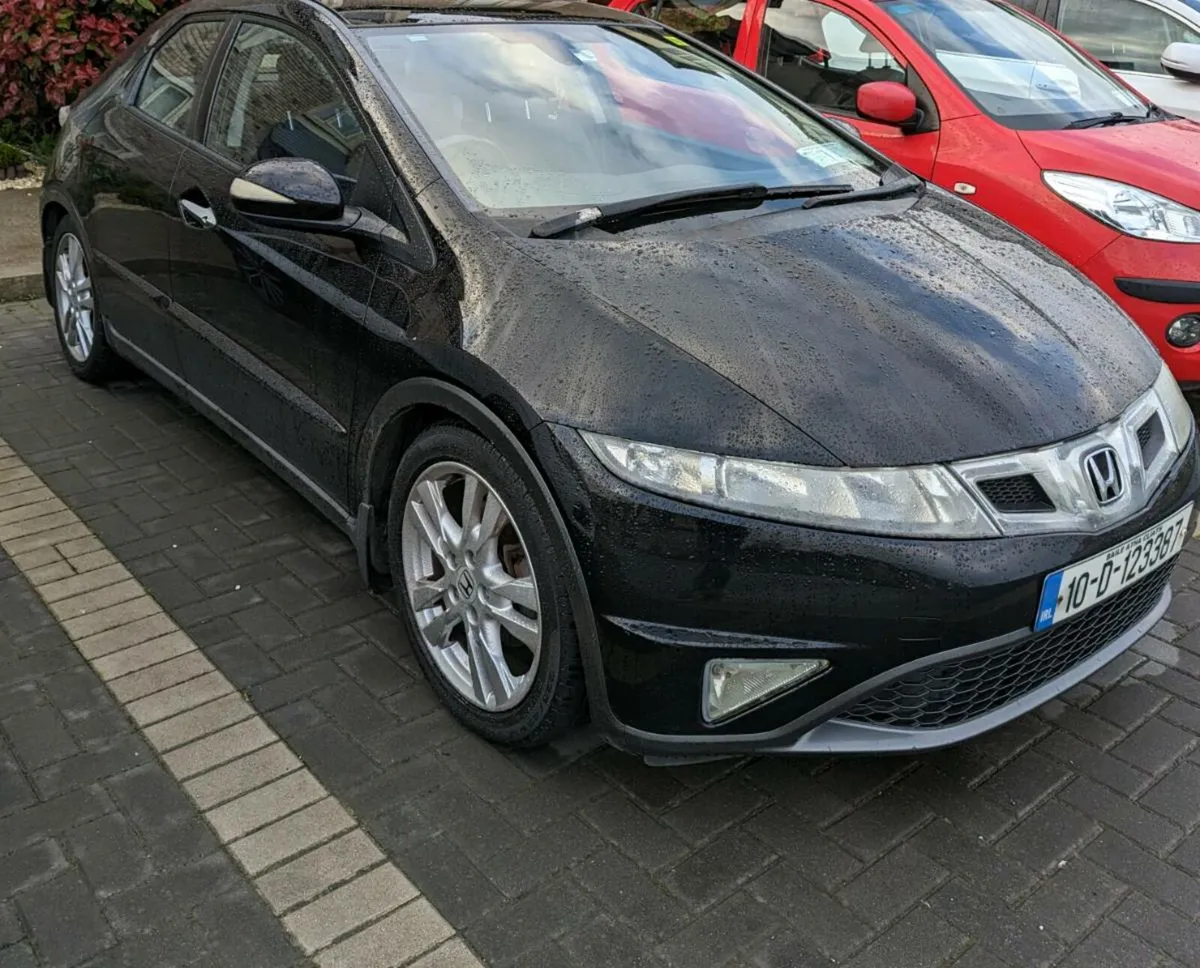 Honda Civic 2010 - Image 1