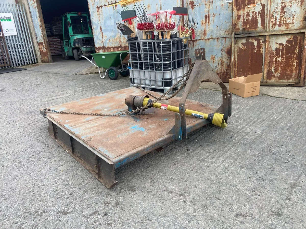 6ft Fleming of set topper - Image 1