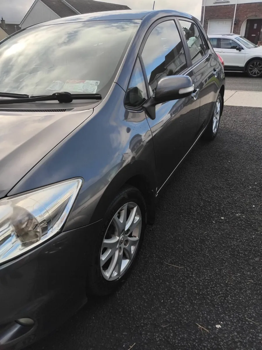 Toyota Auris 2012 - Image 4