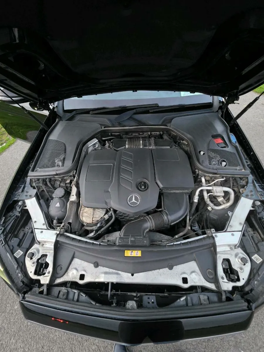 Mercedes E220D Low miles - Image 4