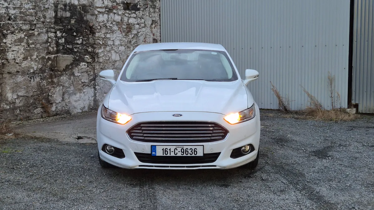 Ford Mondeo Zetec 1.5 TDCi 120PS Hatchback Manual - Image 2