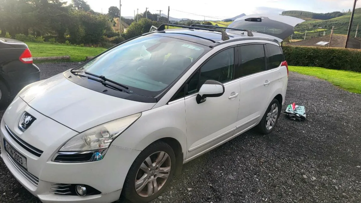 Peugeot 5008 2011 - Image 3