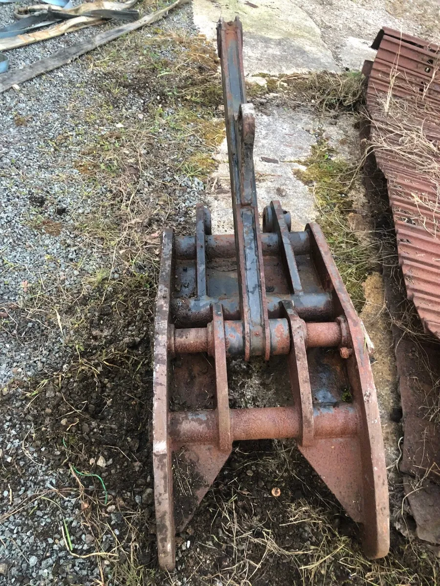 Thumb Grab 13 ton - Image 2
