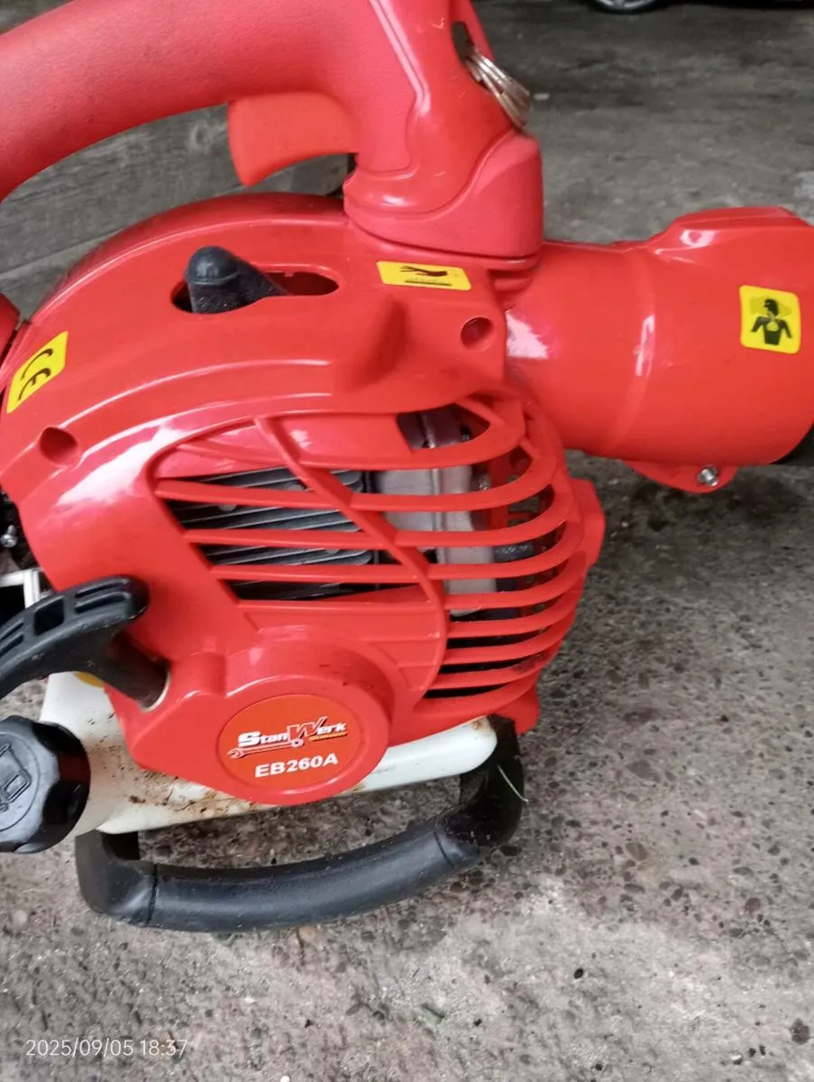 Leaf blower like new - Image 1
