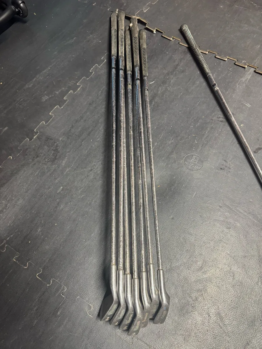 Right handed golf irons - Image 3