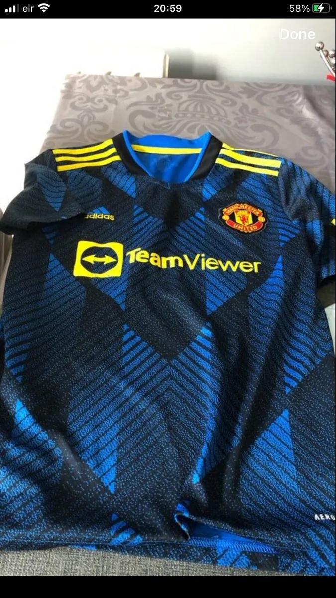 Boys Manchester United jersey age 11/12 €10 - Image 1