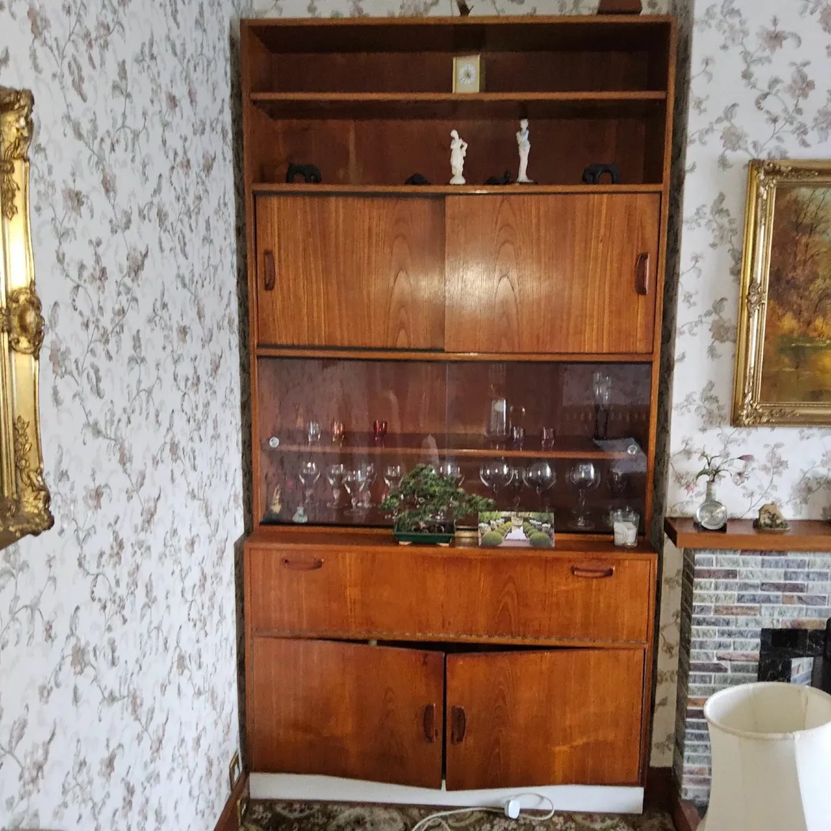 Display unit solid wood