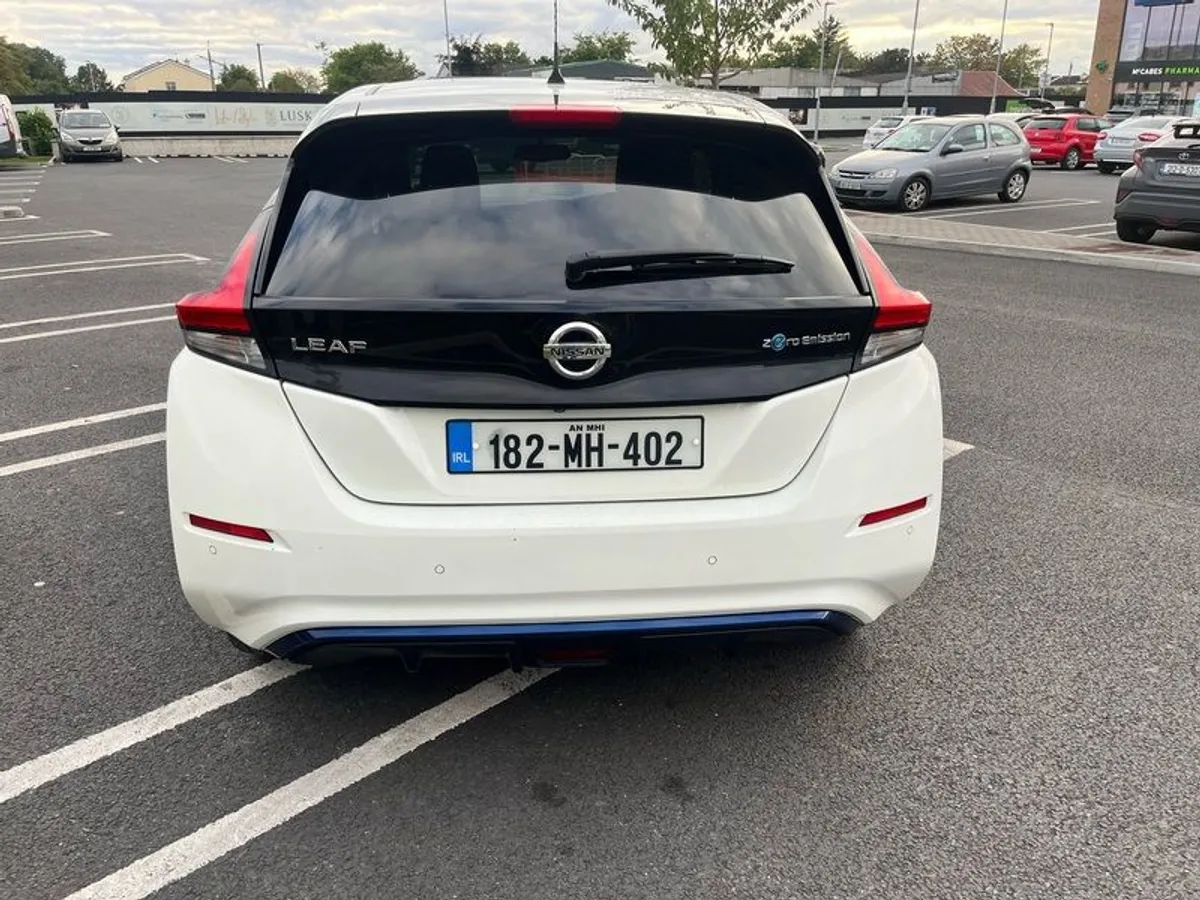 2018 Nissan Leaf Premium 40kw - Image 4