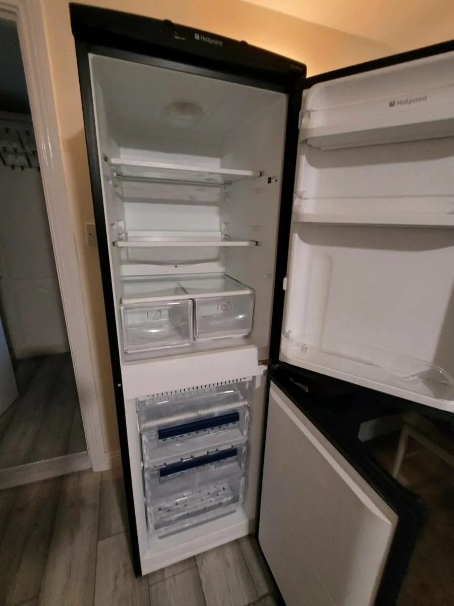 Fridge and freezer - Image 2