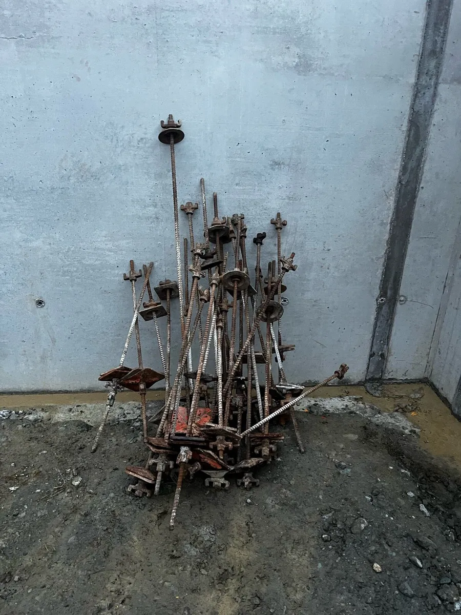 60 complete divi bolts - Image 2