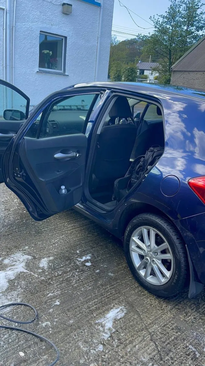 Toyota Auris 2009 - Image 3