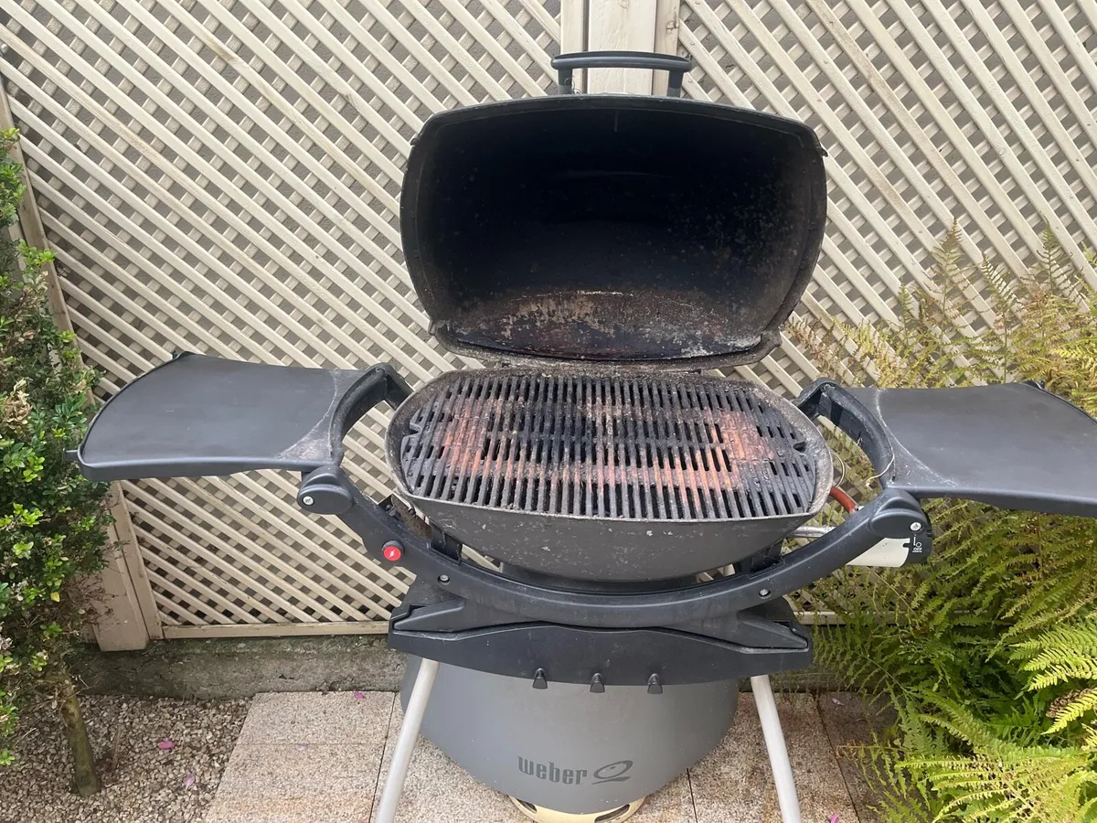 Weber gas barbecue - Image 2