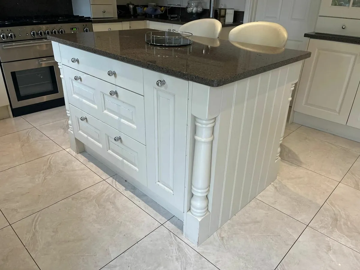 Shaker Style Kitchen - Image 4