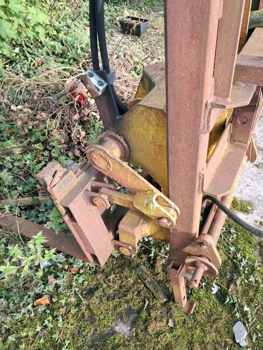 Mast - Image 3
