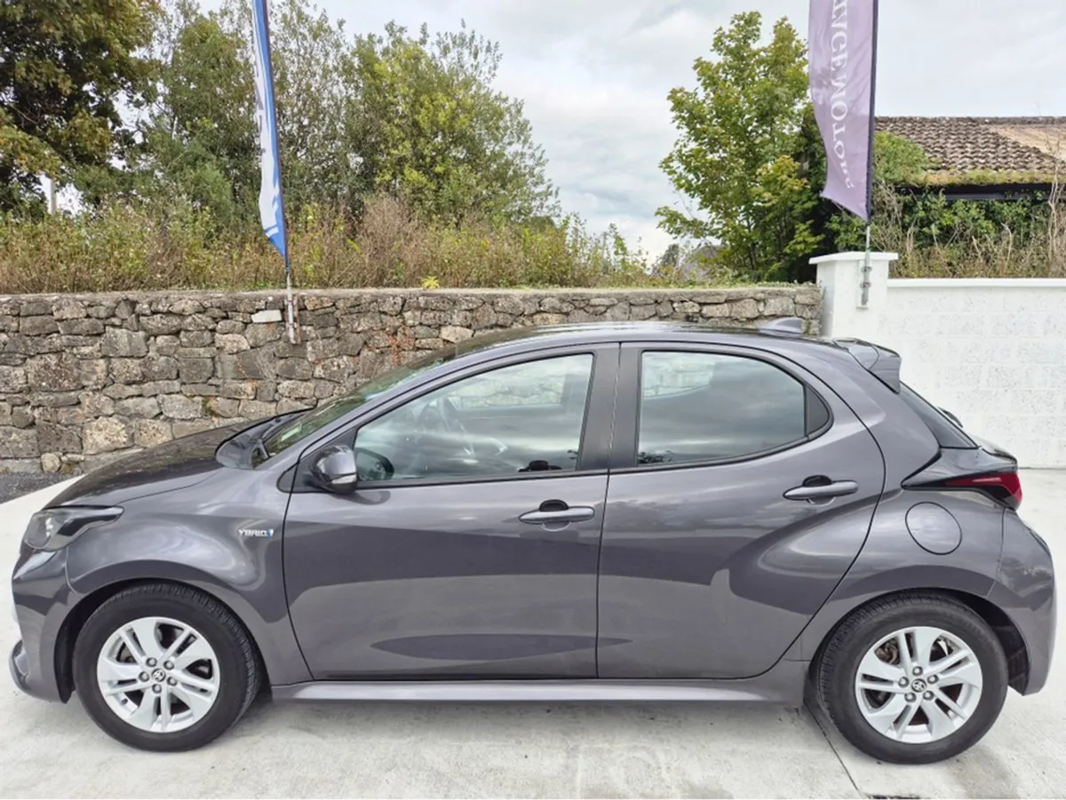 Toyota Yaris Hybrid Luna Auto 4DR - Image 4