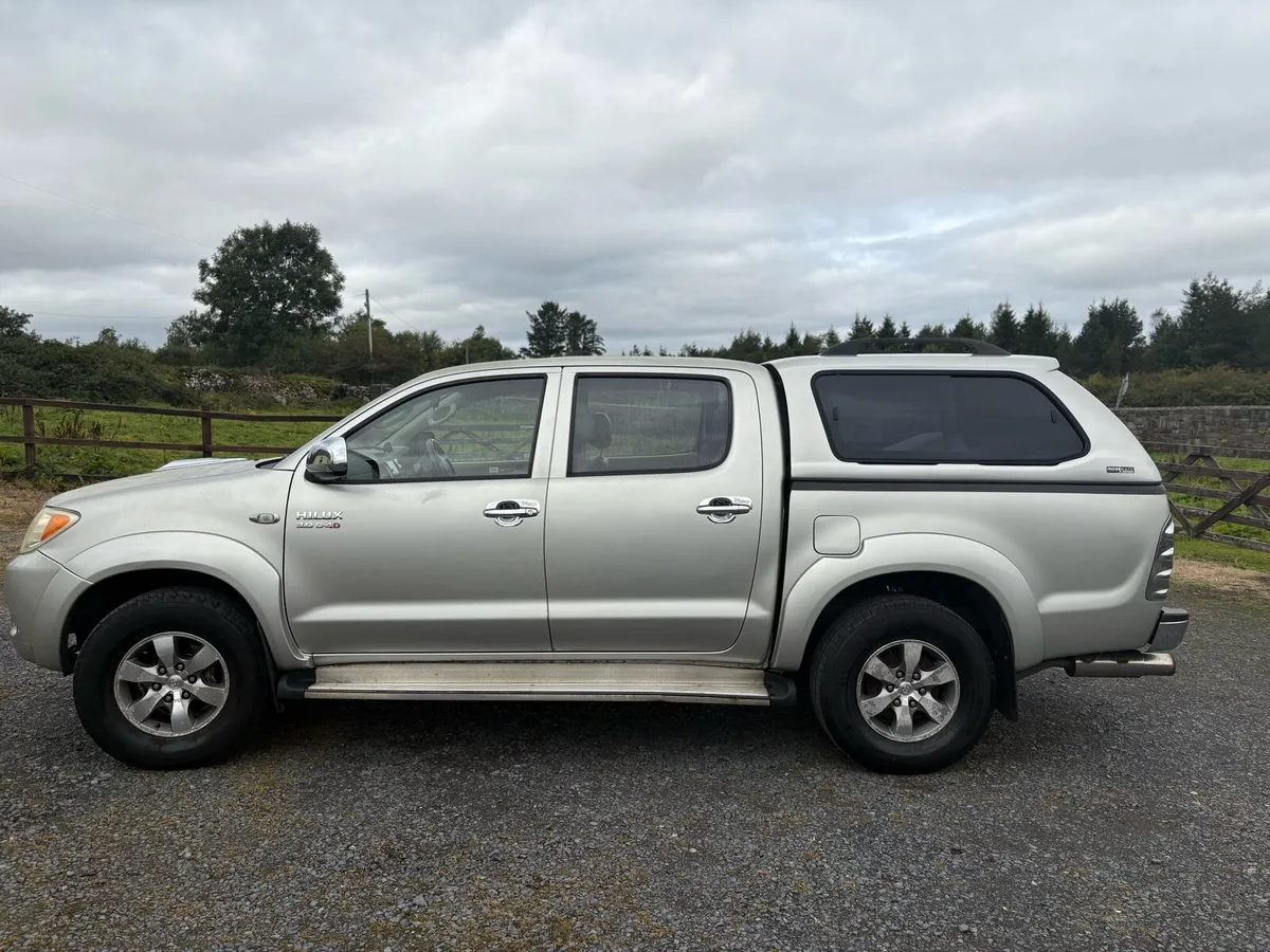 Toyota Hilux 2005 Automatic - Image 4