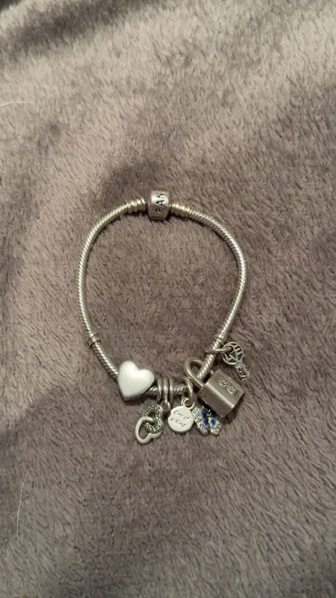 Pandora bracelet - Image 1