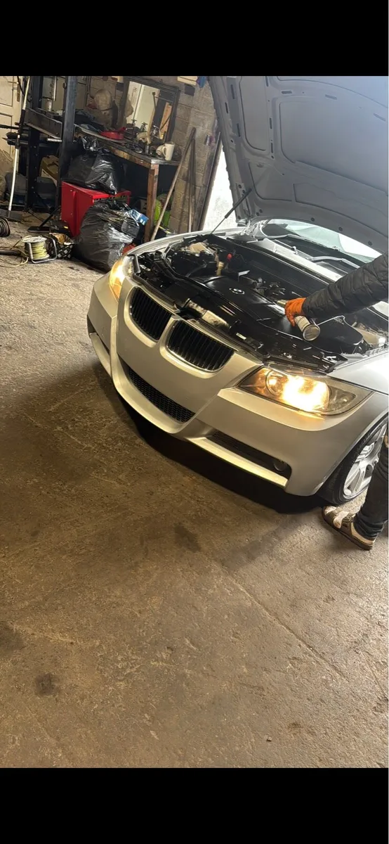 BMW 318 i M Sport - Image 2