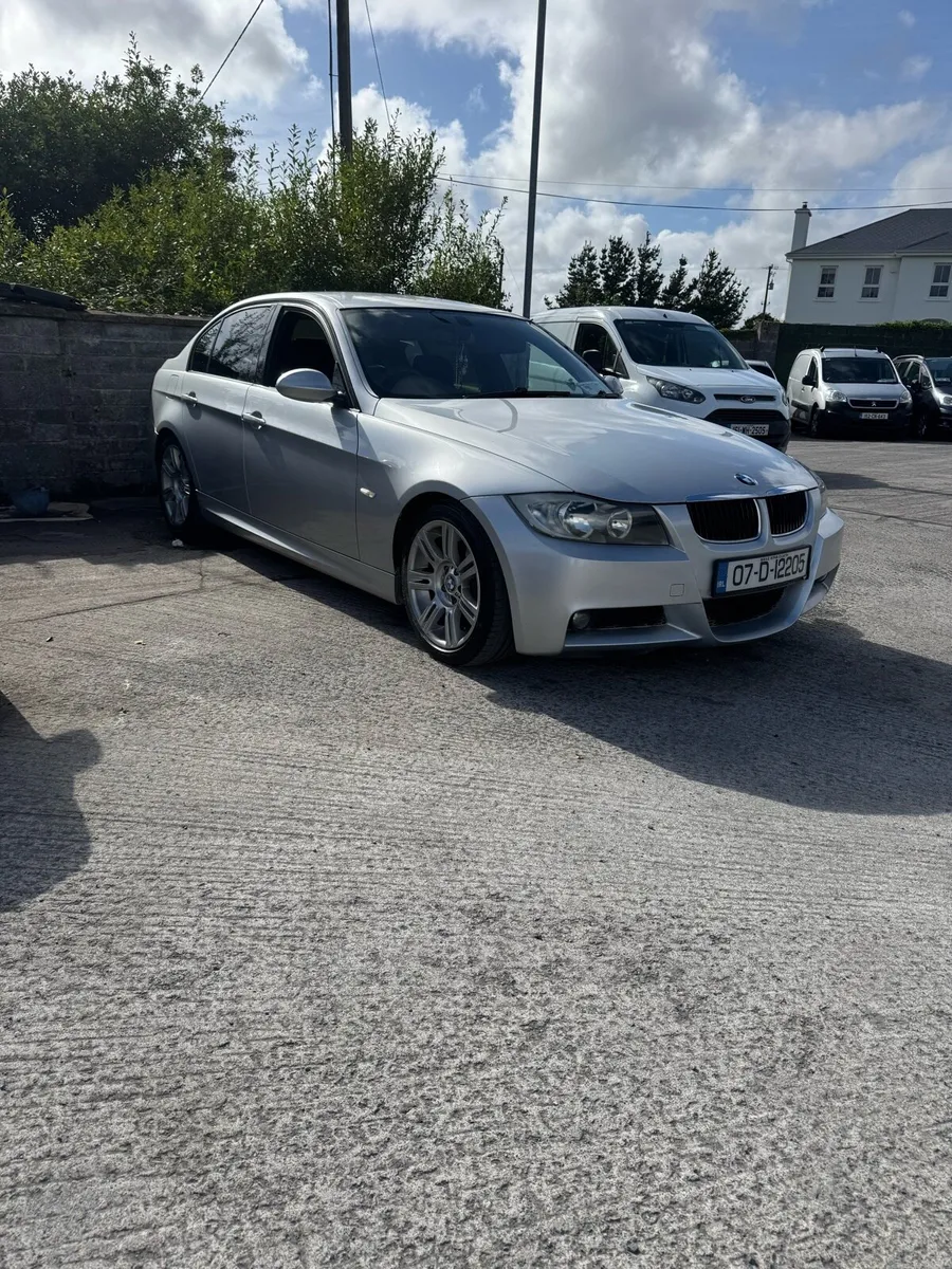 BMW 318 i M Sport - Image 1