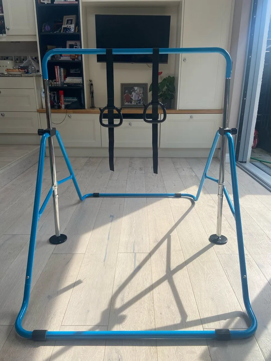 Gymnastics bars - Image 1