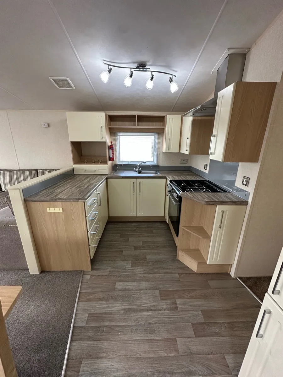 Willerby Sierra 2012 36 x 12 x 2 Bed ( Mint) - Image 2