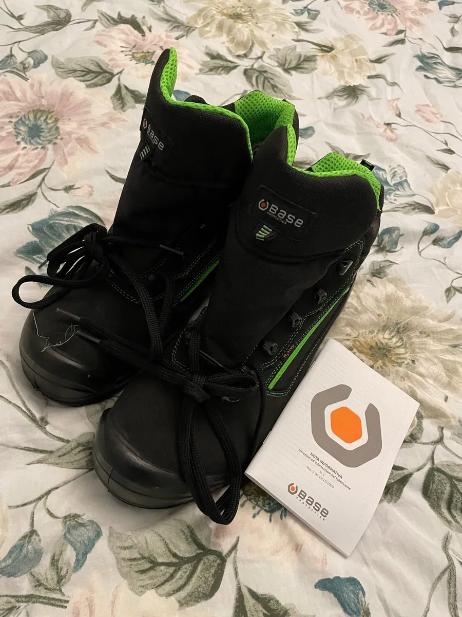 Base work boots size 11 - Image 1