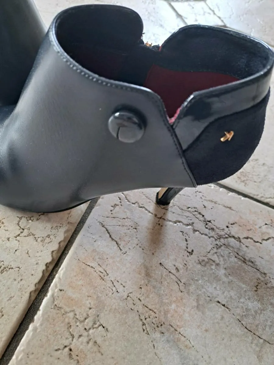 Ladies Ankle boots - Image 1