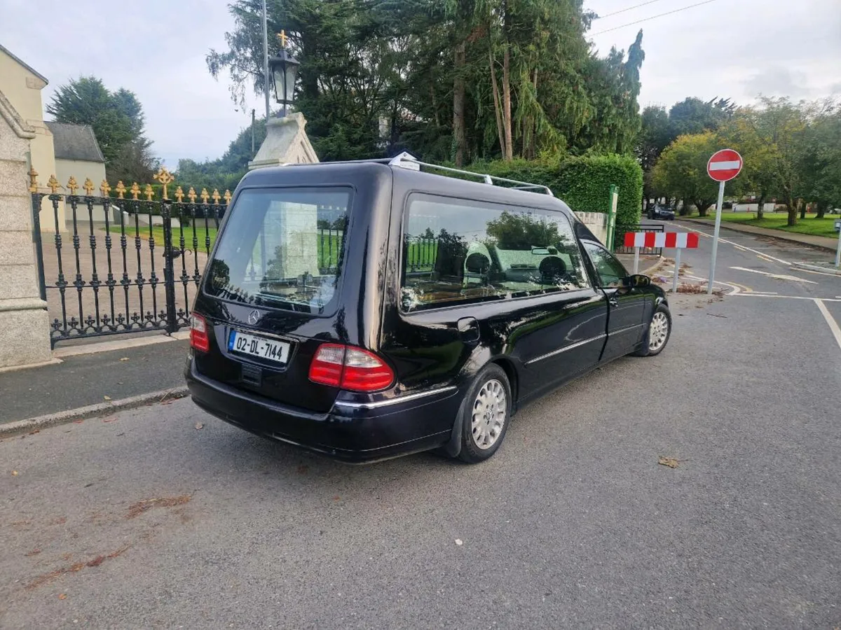 Mercedes Hearse - Image 4