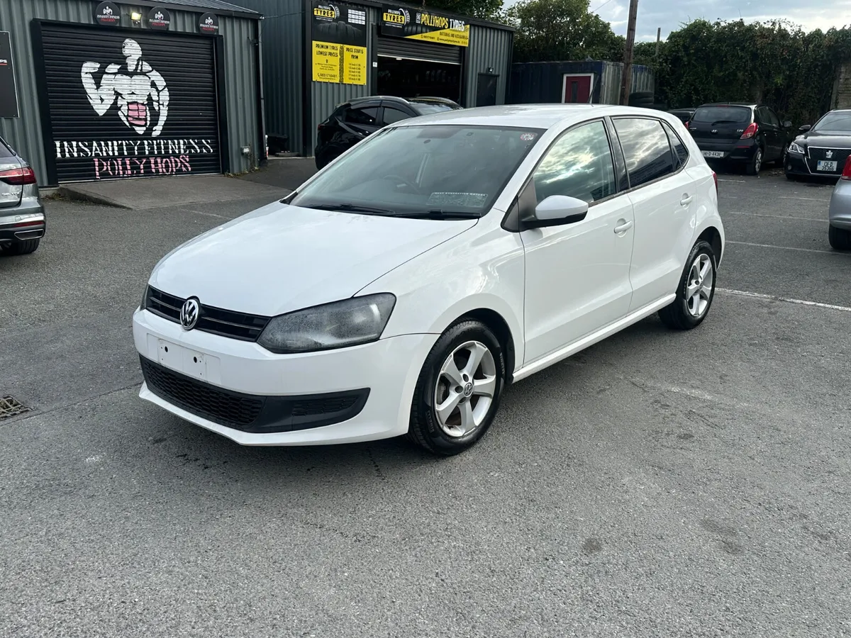 2014 VW Polo 1.2 AUTOMATIC TSI - Image 2