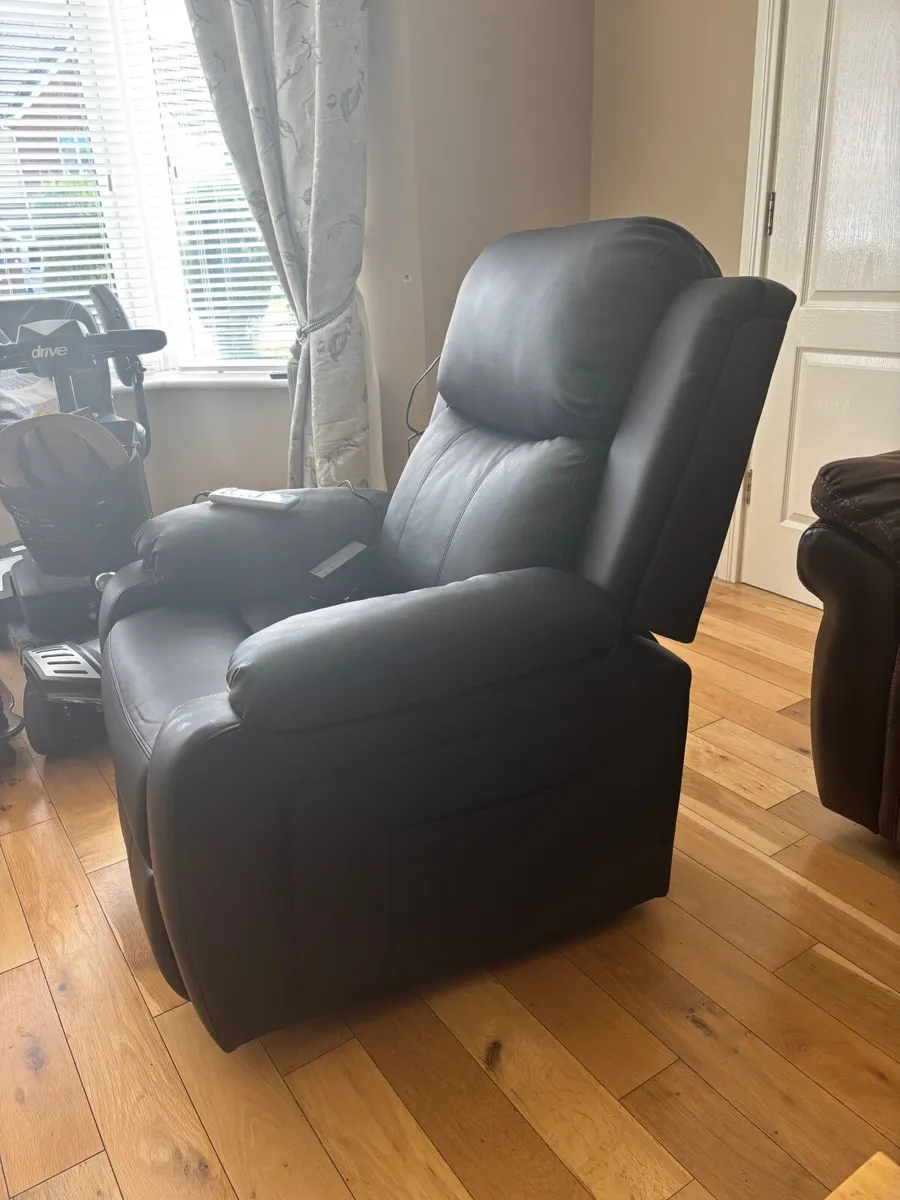 Medical chair - Image 2