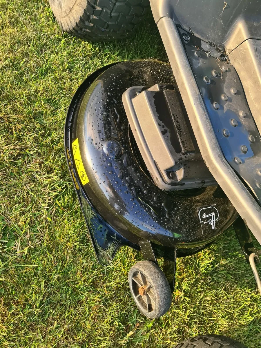 Ride on lawnmower - Image 4
