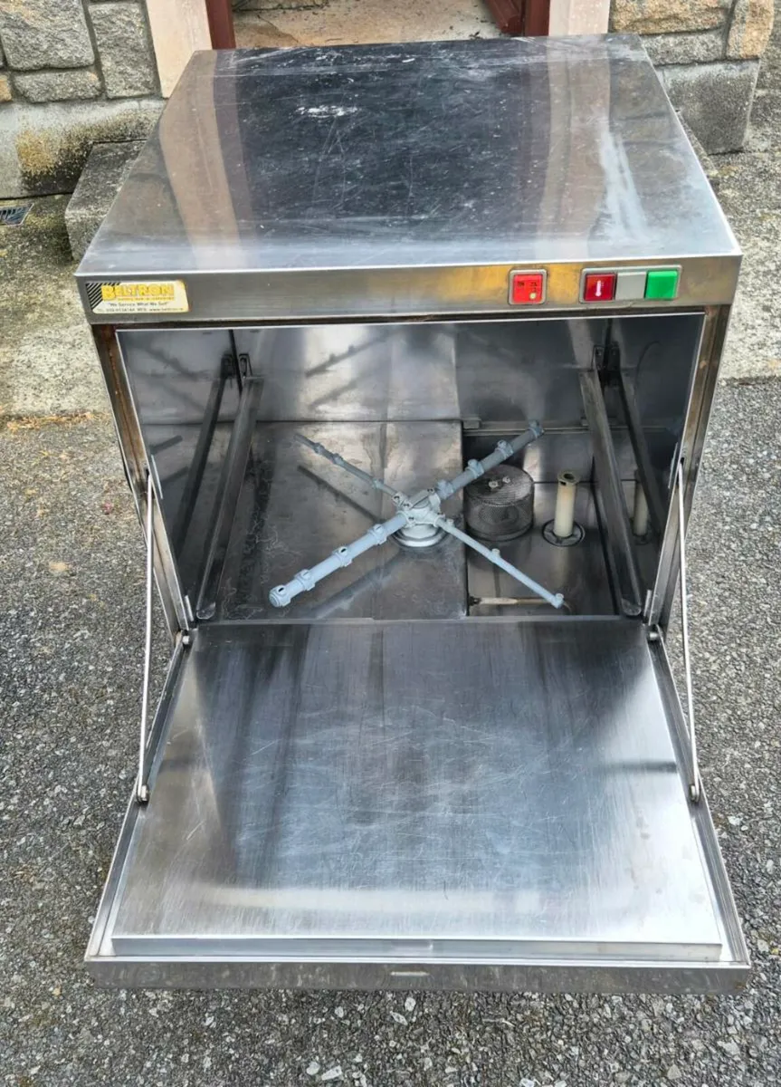 Glasswasher - Image 1