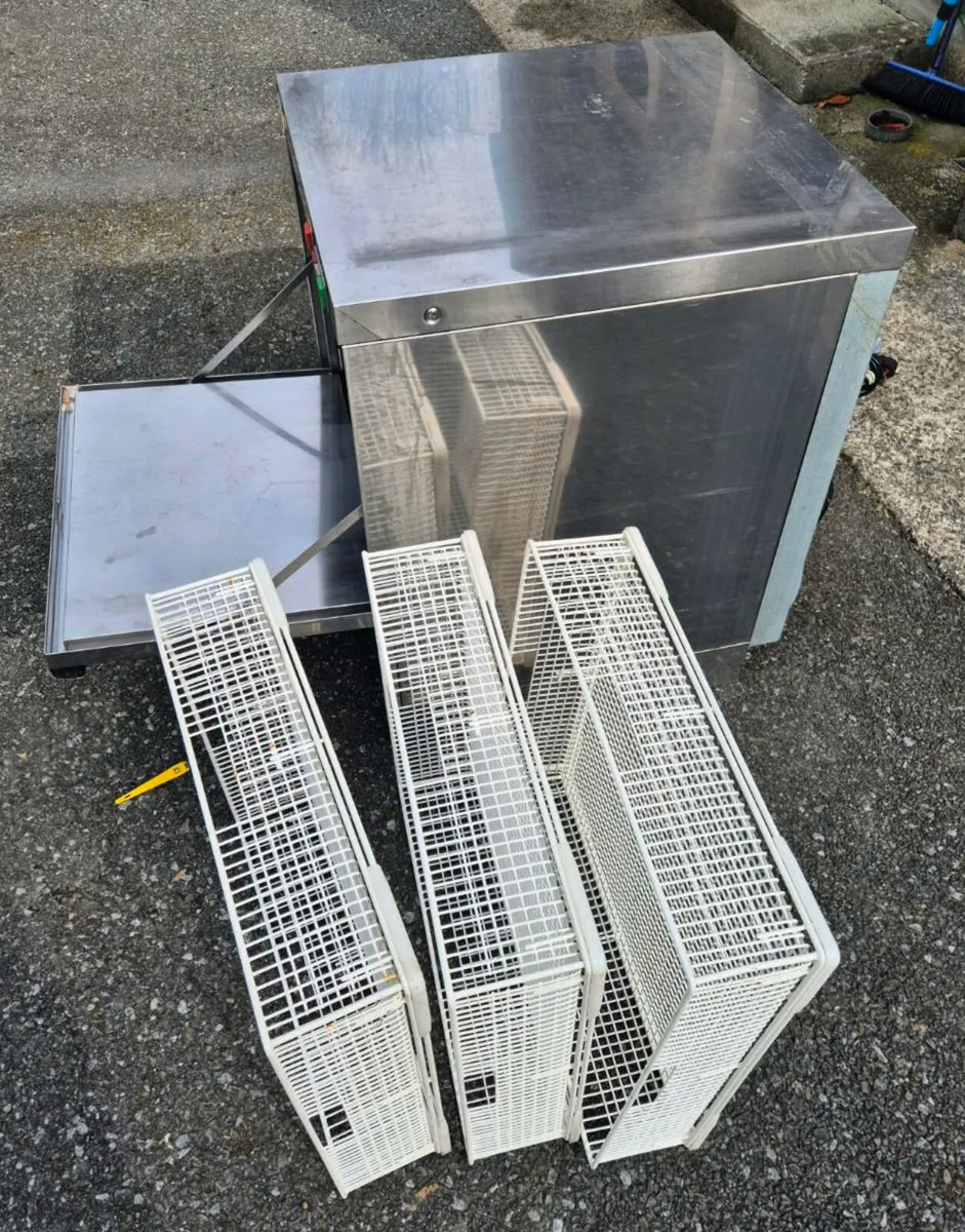 Glasswasher - Image 4