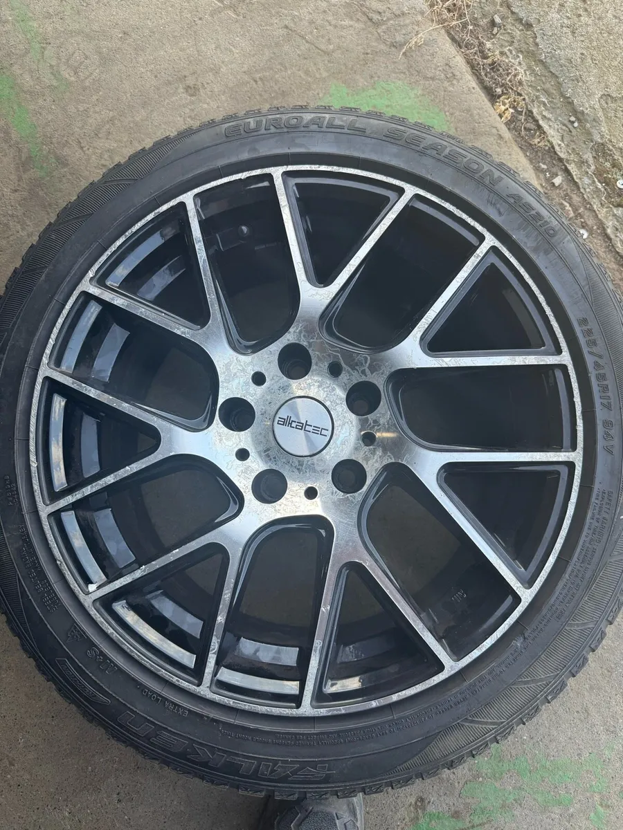 Alloy wheels - Image 1